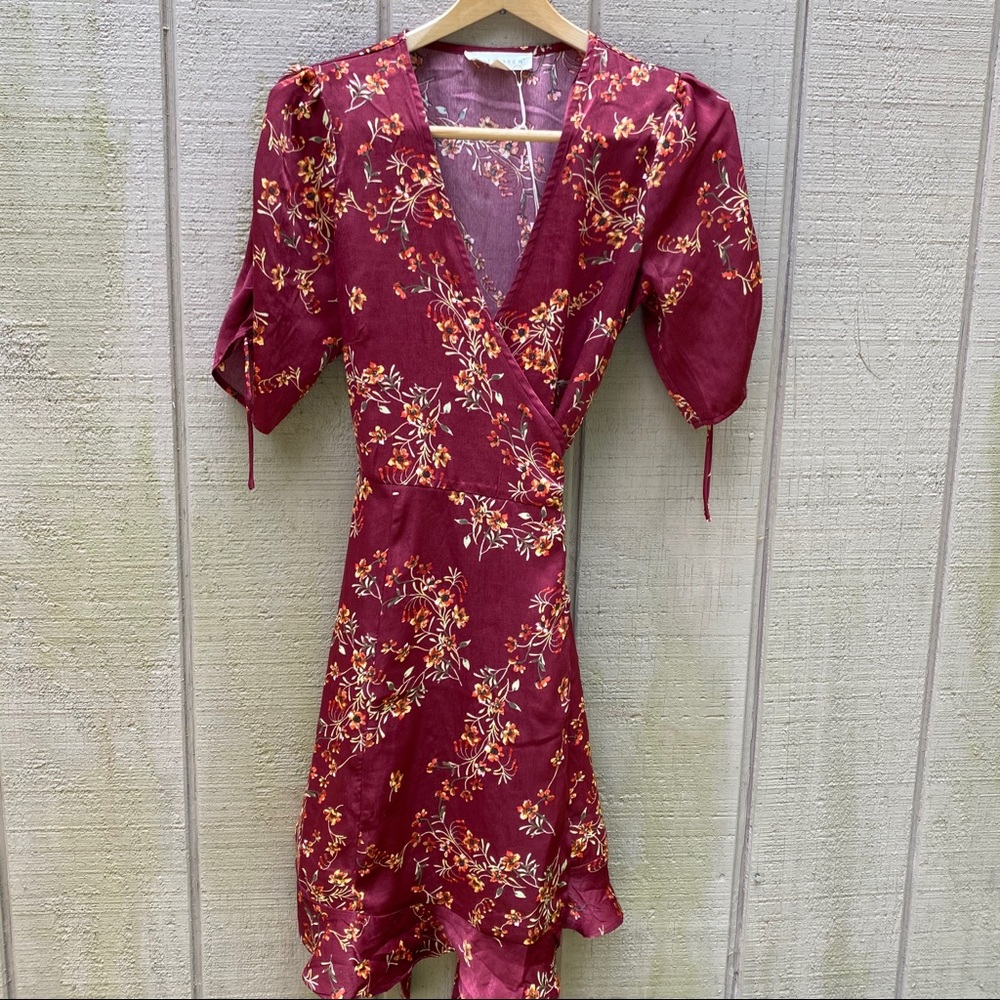SOLD Lovestitch floral wrap dress women’s - Picture 4 of 9